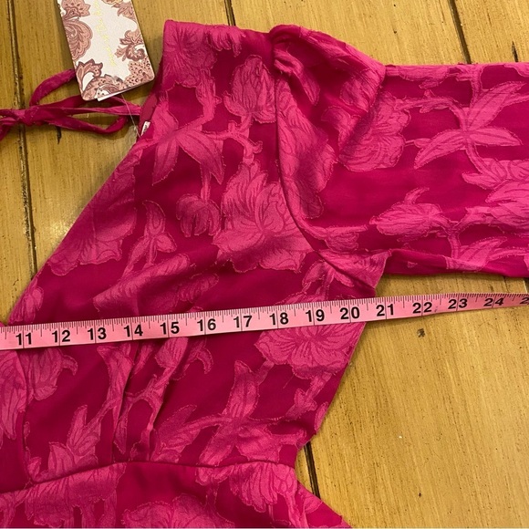 Band of the Free Women’s Pink Short Party Dress Long Sleeve Open Back New Large - Picture 11 of 16